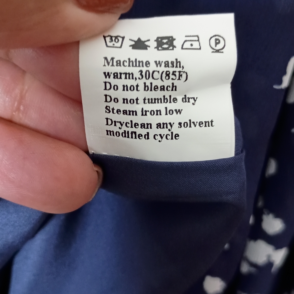 Dokotoo Alicia Floral Blouse Medium Navy White V-Neck Smocked Long Sleeve Office - Picture 11 of 13